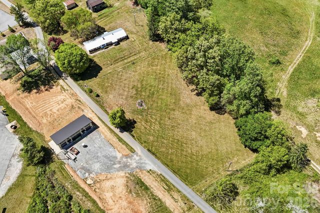 18 Hilda Lane, Mills River, NC 28759