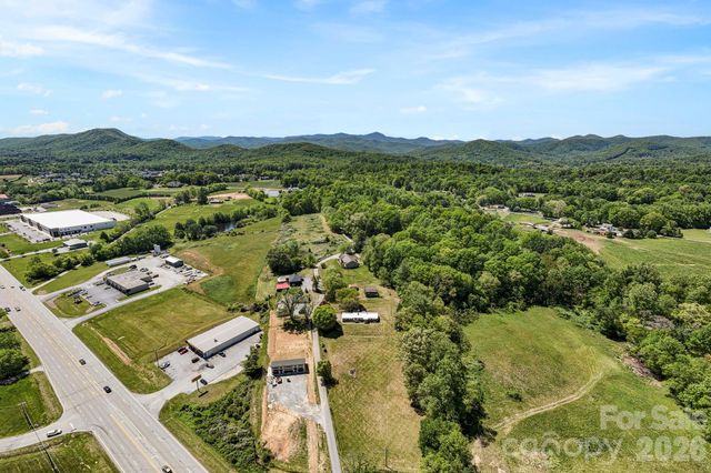 18 Hilda Lane, Mills River, NC 28759