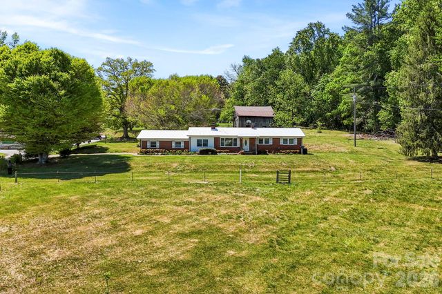18 Hilda Lane, Mills River, NC 28759
