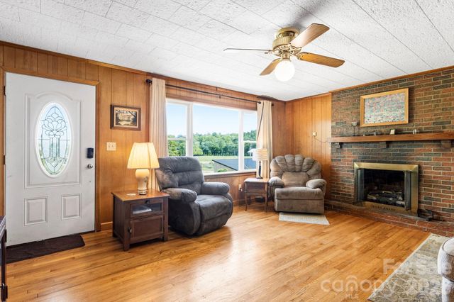 18 Hilda Lane, Mills River, NC 28759