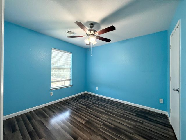 910 Staffordale Manor Lane, Houston, TX 77047