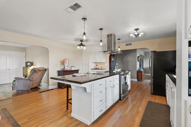 10691 Calvine Rd, Sacramento, CA 95830