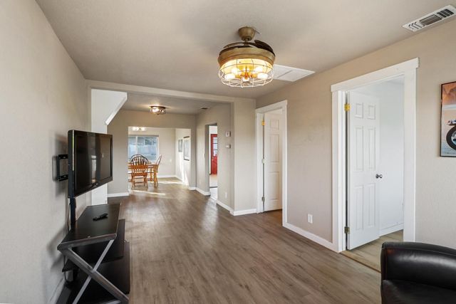 10691 Calvine Rd, Sacramento, CA 95830