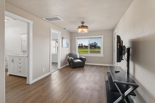 10691 Calvine Rd, Sacramento, CA 95830