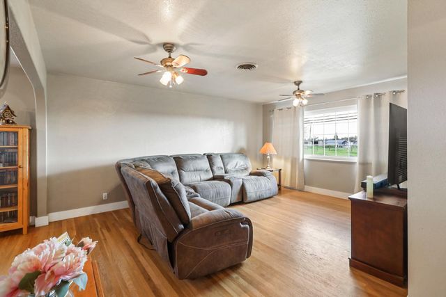 10691 Calvine Rd, Sacramento, CA 95830