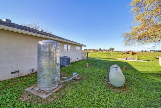 10691 Calvine Rd, Sacramento, CA 95830