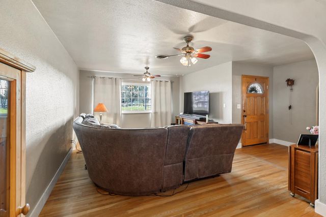 10691 Calvine Rd, Sacramento, CA 95830