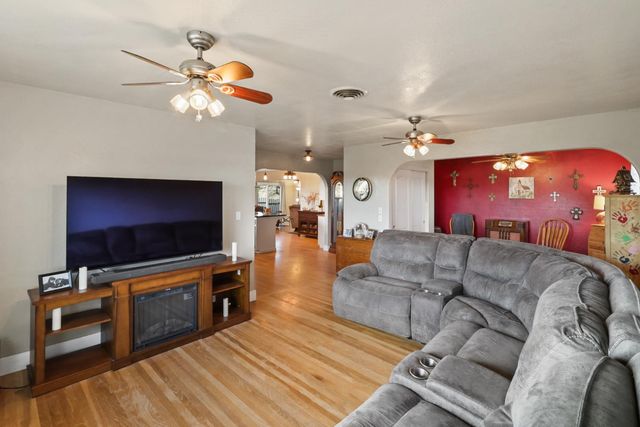 10691 Calvine Rd, Sacramento, CA 95830