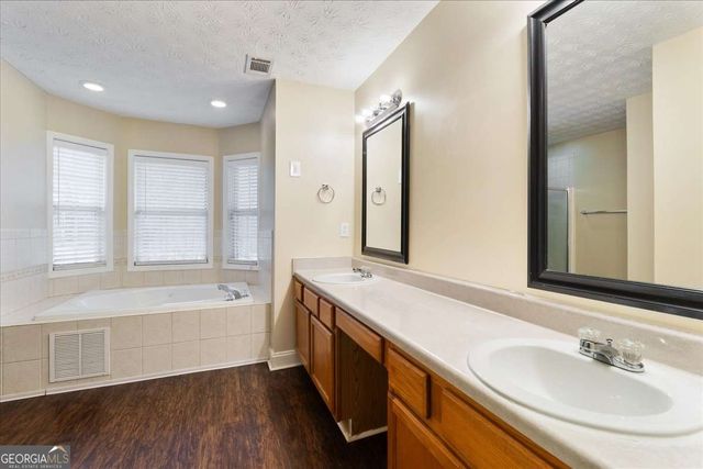 212 Hedgewood Drive, Hampton, GA 30228