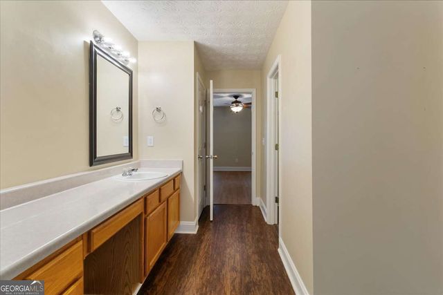 212 Hedgewood Drive, Hampton, GA 30228