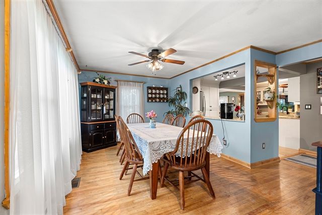 38 Ledge Road, Chelmsford, MA 01863