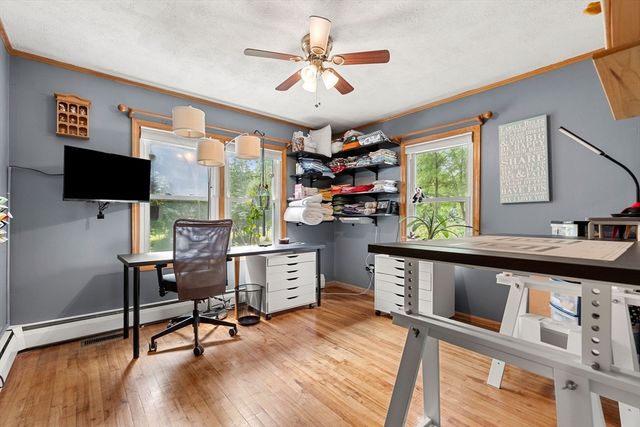 38 Ledge Road, Chelmsford, MA 01863
