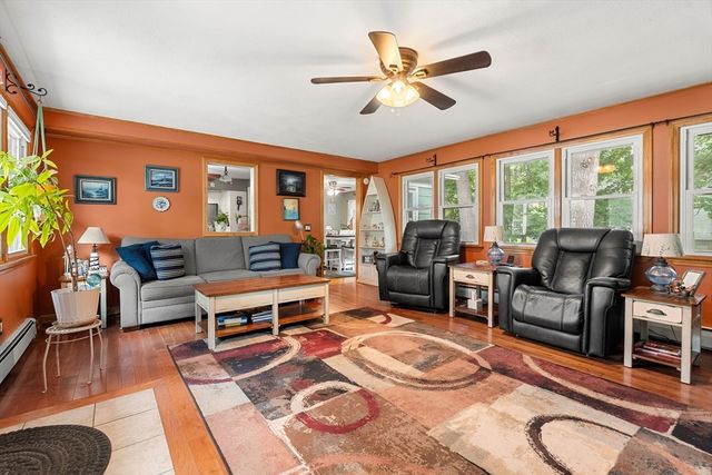38 Ledge Road, Chelmsford, MA 01863