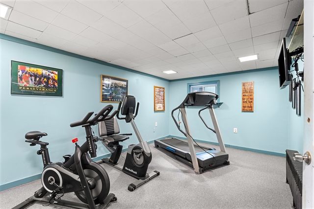 38 Ledge Road, Chelmsford, MA 01863