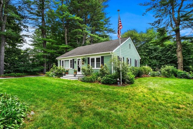 38 Ledge Road, Chelmsford, MA 01863