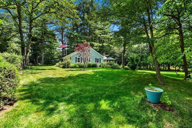 38 Ledge Road, Chelmsford, MA 01863