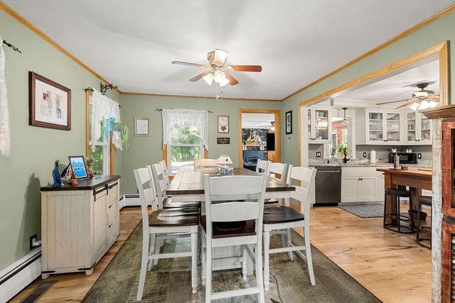 38 Ledge Road, Chelmsford, MA 01863