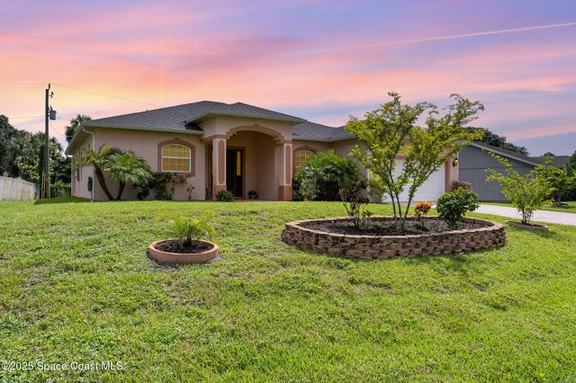 340 Albright Street SE, Palm Bay, FL 32909