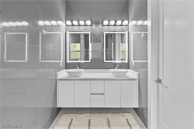 280 39th AVE NE, Naples, FL 34120