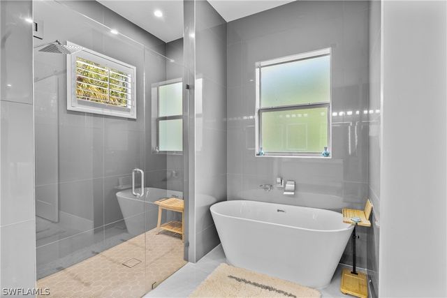 280 39th AVE NE, Naples, FL 34120