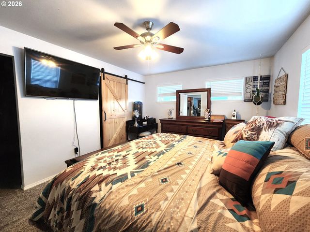 902 N 15TH Ave, Elgin, OR 97827