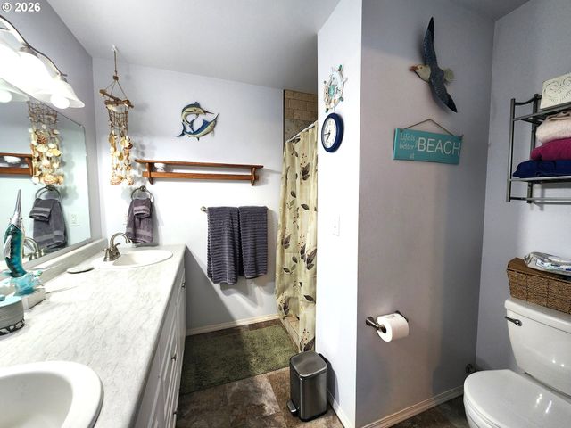 902 N 15TH Ave, Elgin, OR 97827