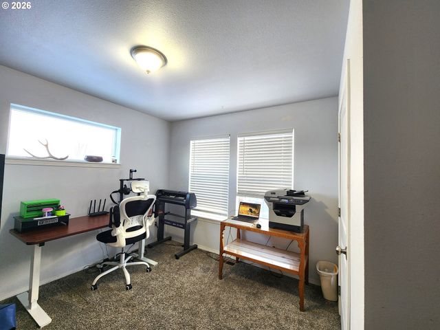 902 N 15TH Ave, Elgin, OR 97827