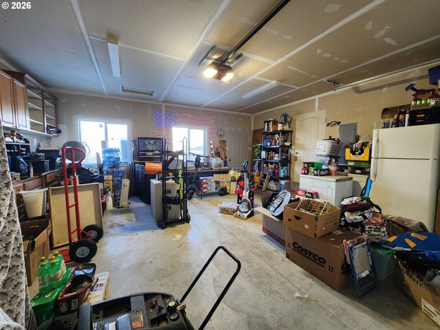 902 N 15TH Ave, Elgin, OR 97827