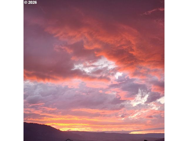 902 N 15TH Ave, Elgin, OR 97827