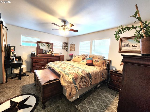 902 N 15TH Ave, Elgin, OR 97827