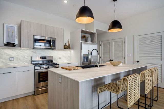 3207 N Narragansett Avenue 308, Chicago, IL 60634