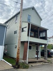 314 Lowell REAR 1/2, Vandergrift, PA 15690