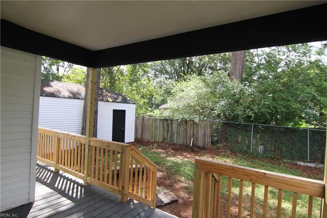 12 Oakcrest ST, Portsmouth, VA 23702