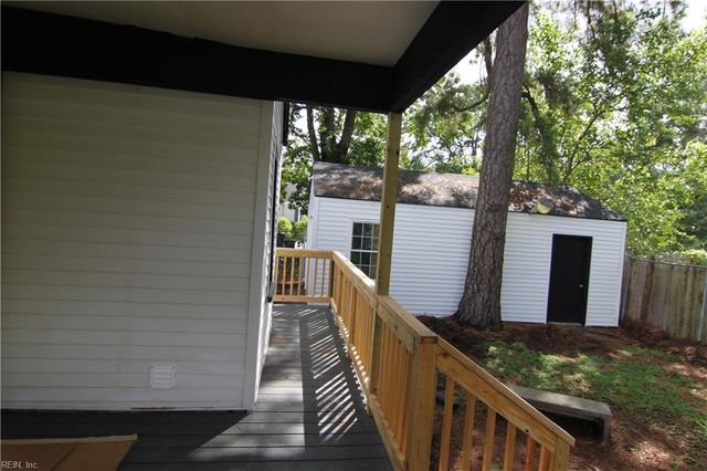 12 Oakcrest ST, Portsmouth, VA 23702
