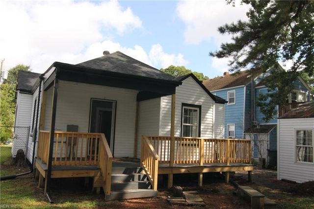 12 Oakcrest ST, Portsmouth, VA 23702