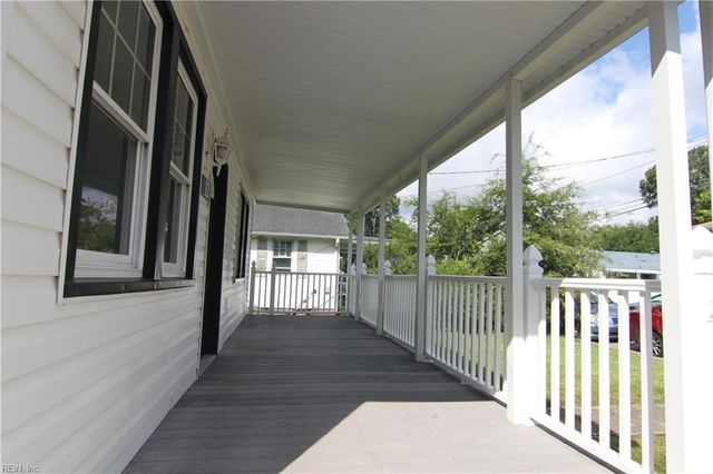 12 Oakcrest ST, Portsmouth, VA 23702