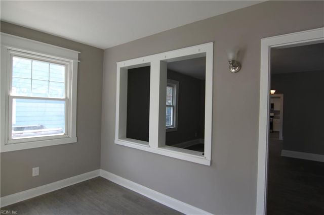 12 Oakcrest ST, Portsmouth, VA 23702