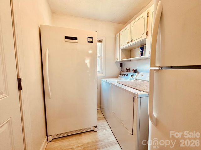 580 Russ Norris Heaton Road, Elk Park, NC 28622