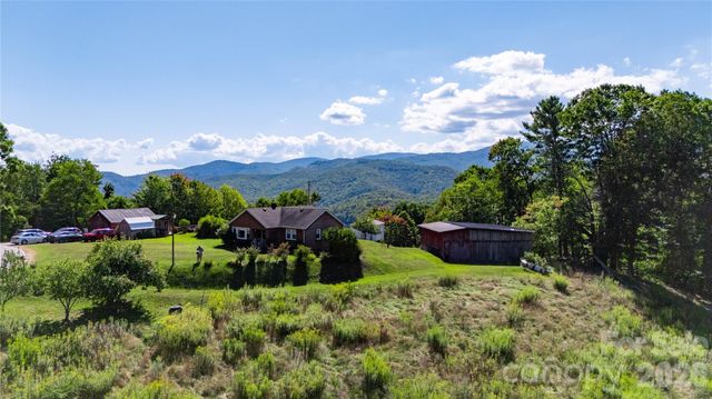 580 Russ Norris Heaton Road, Elk Park, NC 28622