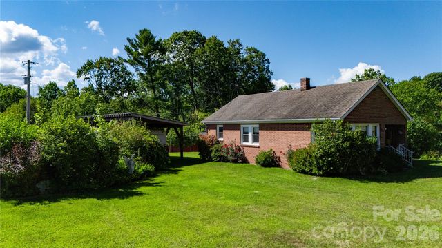 580 Russ Norris Heaton Road, Elk Park, NC 28622