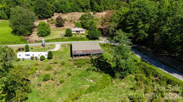 580 Russ Norris Heaton Road, Elk Park, NC 28622