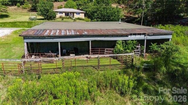 580 Russ Norris Heaton Road, Elk Park, NC 28622