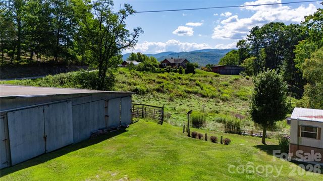 580 Russ Norris Heaton Road, Elk Park, NC 28622