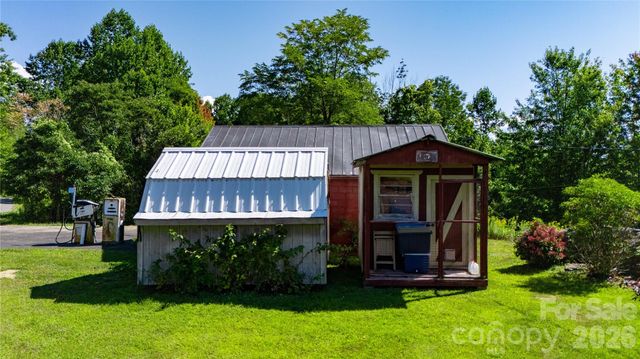 580 Russ Norris Heaton Road, Elk Park, NC 28622