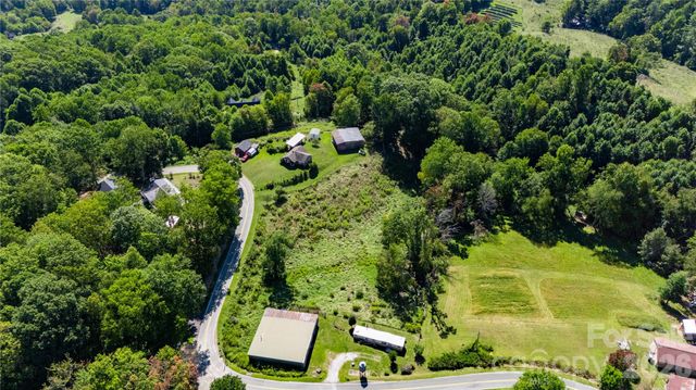 580 Russ Norris Heaton Road, Elk Park, NC 28622