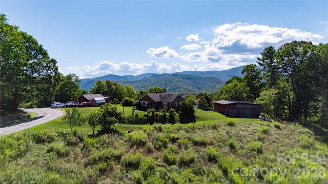 580 Russ Norris Heaton Road, Elk Park, NC 28622