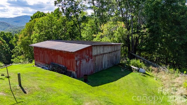 580 Russ Norris Heaton Road, Elk Park, NC 28622