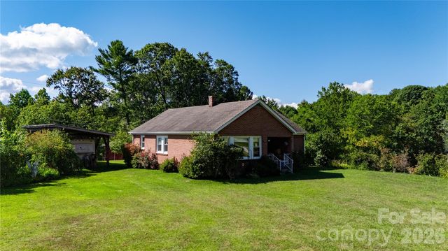 580 Russ Norris Heaton Road, Elk Park, NC 28622