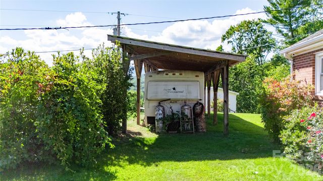580 Russ Norris Heaton Road, Elk Park, NC 28622