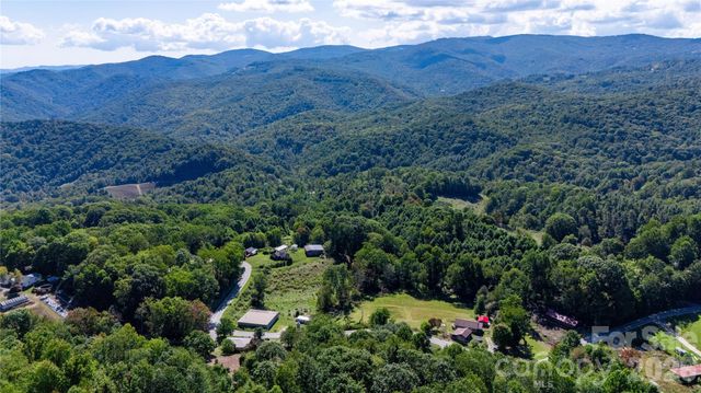 580 Russ Norris Heaton Road, Elk Park, NC 28622
